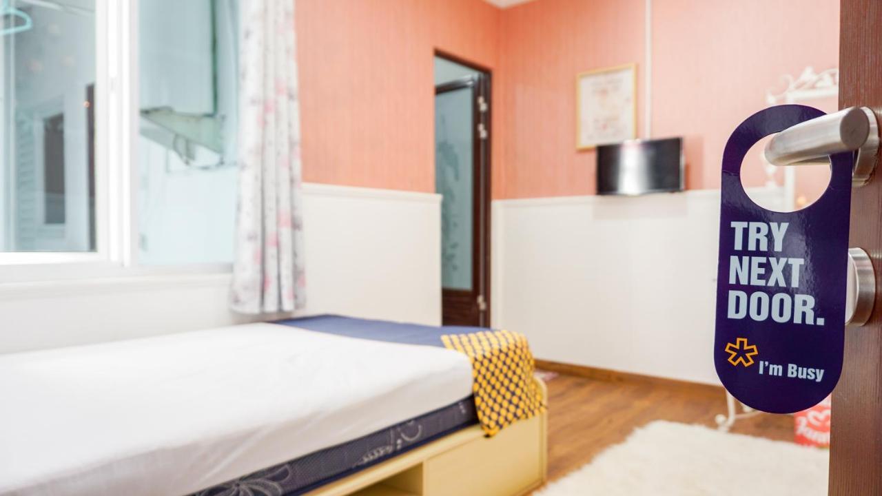 Vaccinated Staff - Spot On 2053 Granada Syariah Home Stay Bandung Esterno foto
