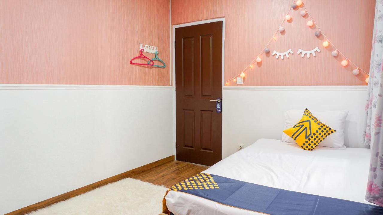 Vaccinated Staff - Spot On 2053 Granada Syariah Home Stay Bandung Esterno foto