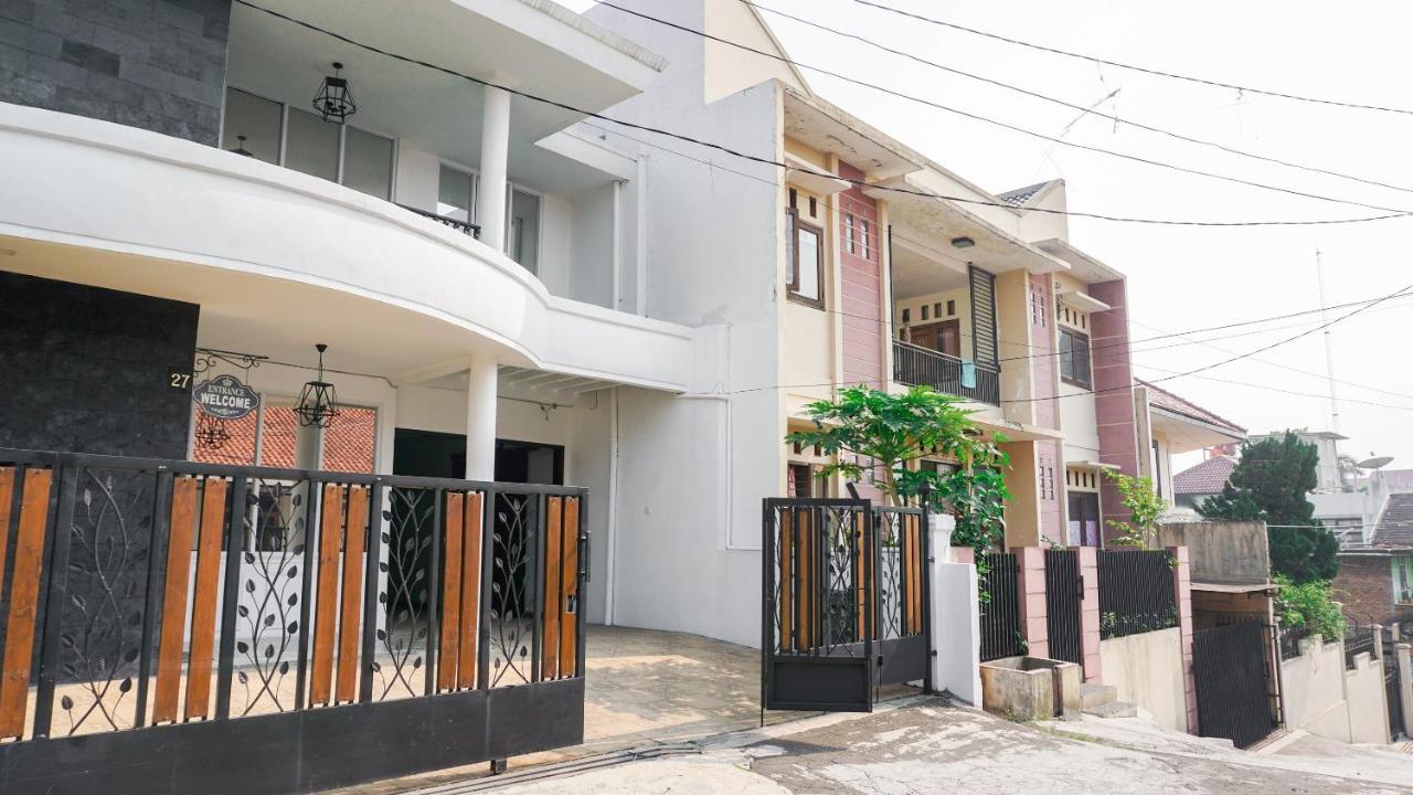 Vaccinated Staff - Spot On 2053 Granada Syariah Home Stay Bandung Esterno foto